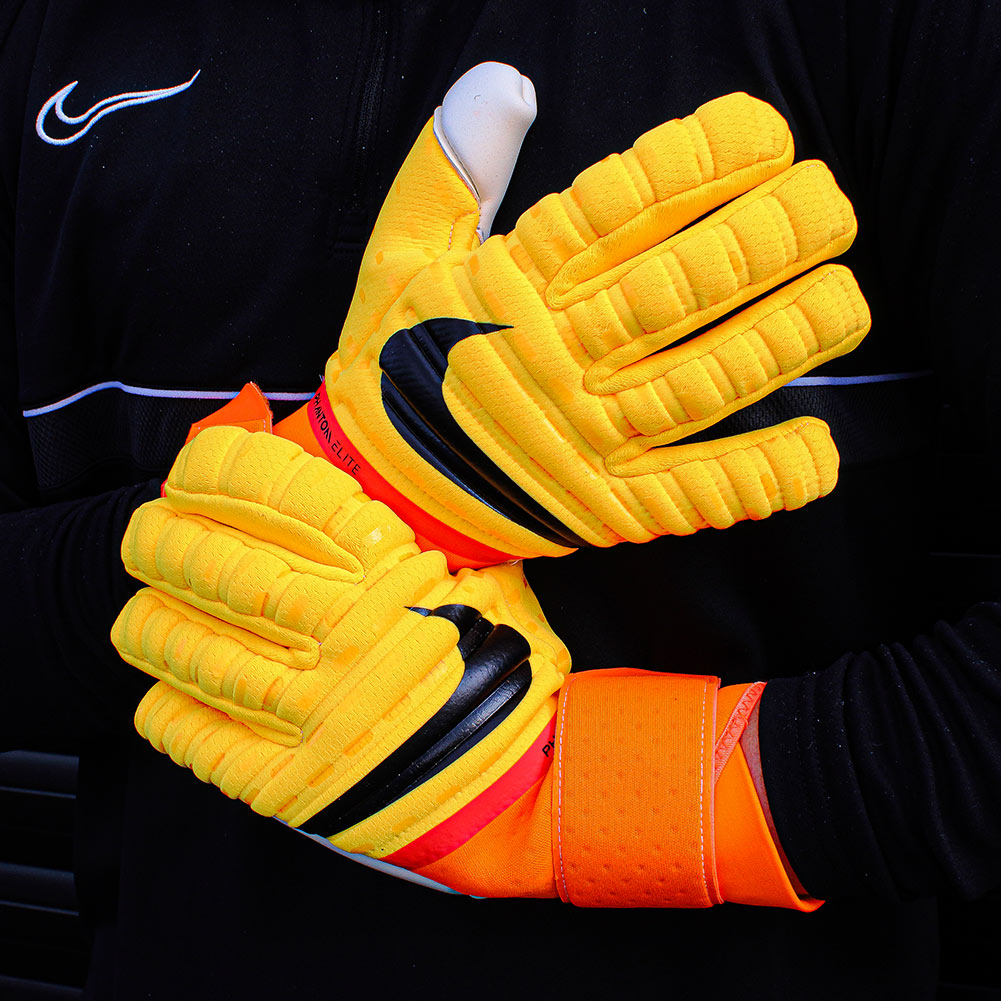 Shop Nike Phantom Elite Promo GK Gloves - Just Keepers