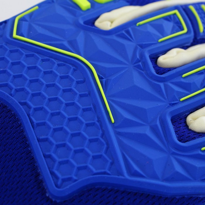 Reusch Attrakt Freegel G3 Finger Support Goalkeeper Gloves