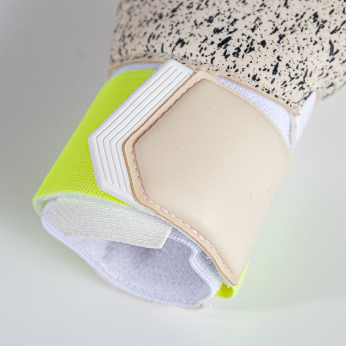 UHLSPORT PURE ALLIANCE SUPERGRIP+ REFLEX Goalkeeper Gloves