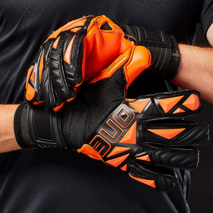 ONE SLYR Blaze Junior Goalkeeper Gloves black/orange