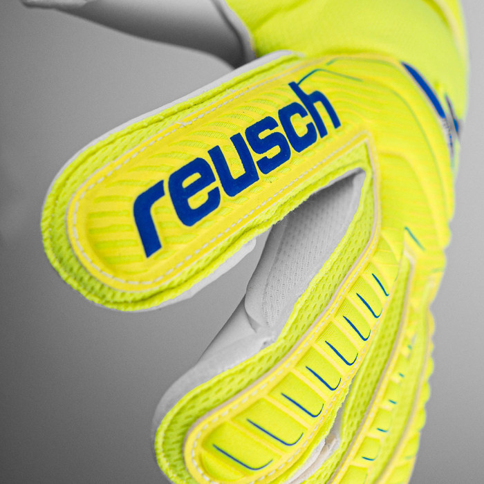 Reusch Attrakt Gold Evolution Cut Goalkeeper Gloves Safety Yellow/Deep
