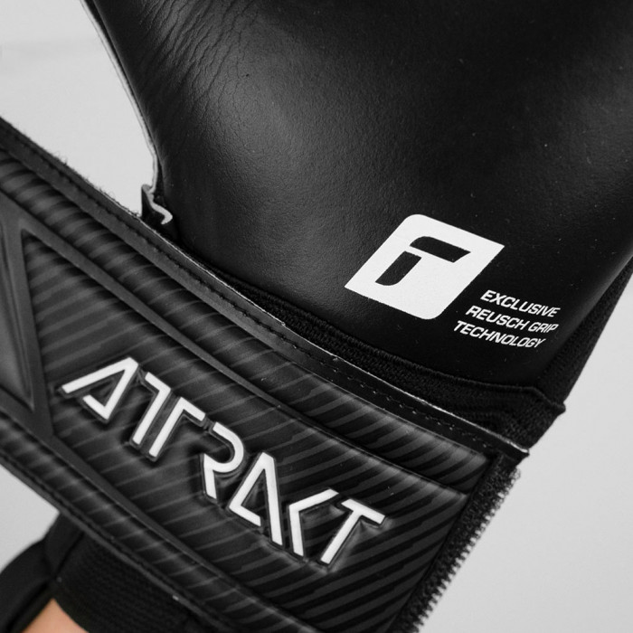 Reusch Attrakt Infinity Finger Support Goalkeeper Gloves Black