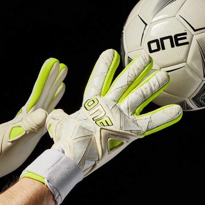 ONE GEO 3.0 Switch Junior Goalkeeper Gloves White/Fluo