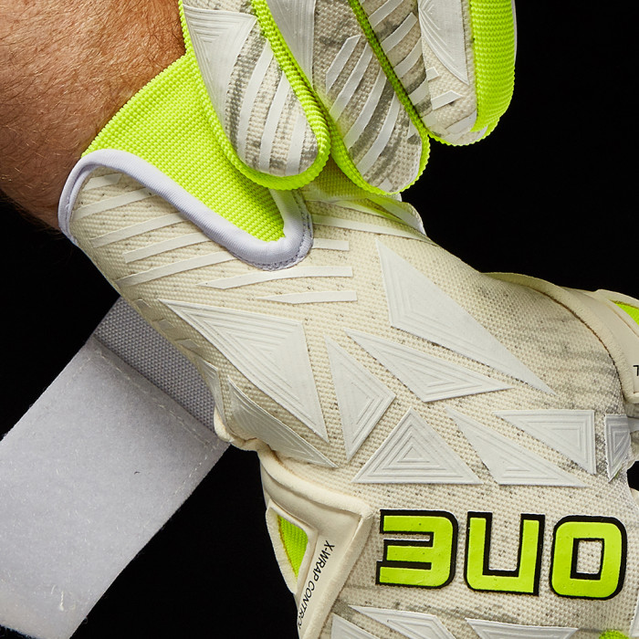 ONE GEO 3.0 Switch Junior Goalkeeper Gloves White/Fluo