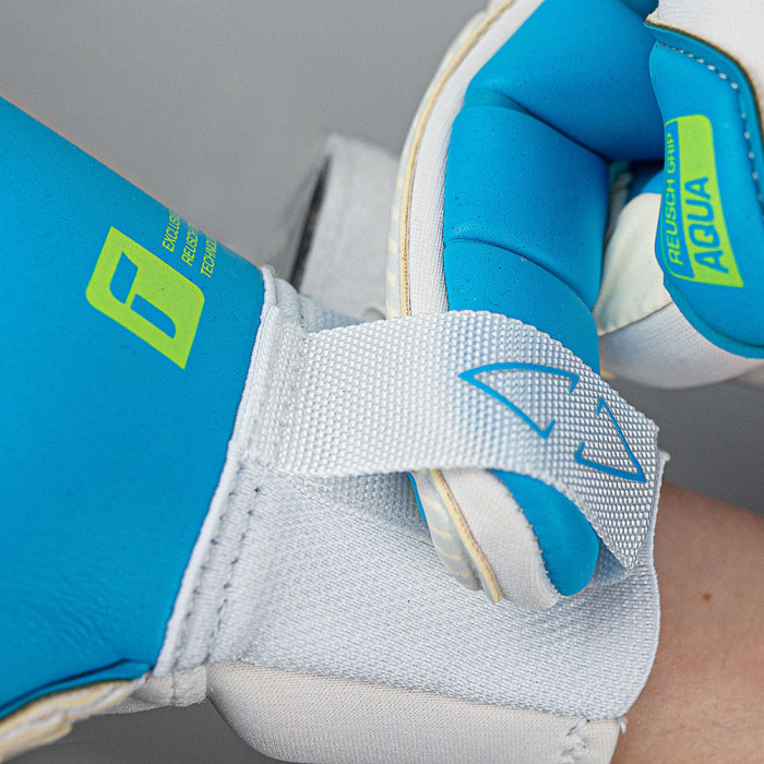 Reusch Attrakt Aqua Windproof Ortho-Tec Goalkeeper Gloves white/aqua b