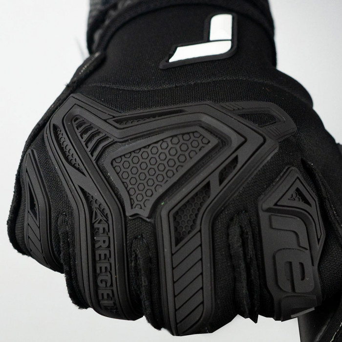 Reusch Attrakt Freegel Infinity Resistor Goalkeeper Gloves Black