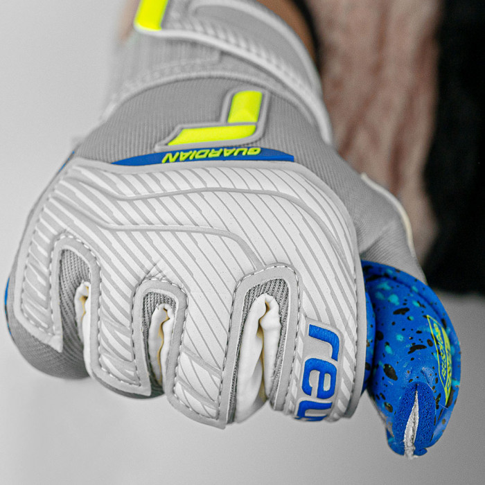 Reusch Attrakt Fusion Finger Support Guardian Jr Goalkeeper Gloves VAP