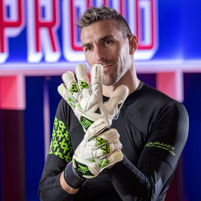 SELLS Total Contact Endurance Max Hybrid Junior Goalkeeper Gloves