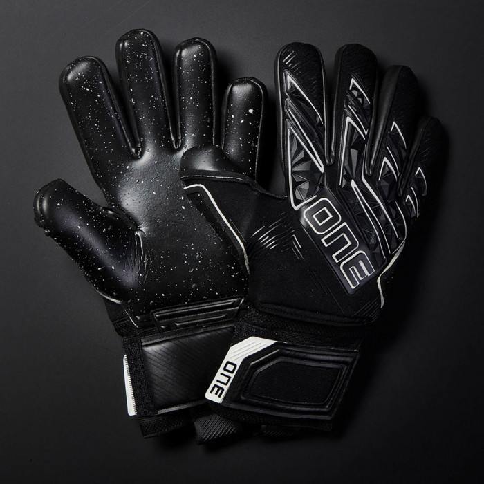 ONE APEX Colossus Junior Goalkeeper Gloves Black