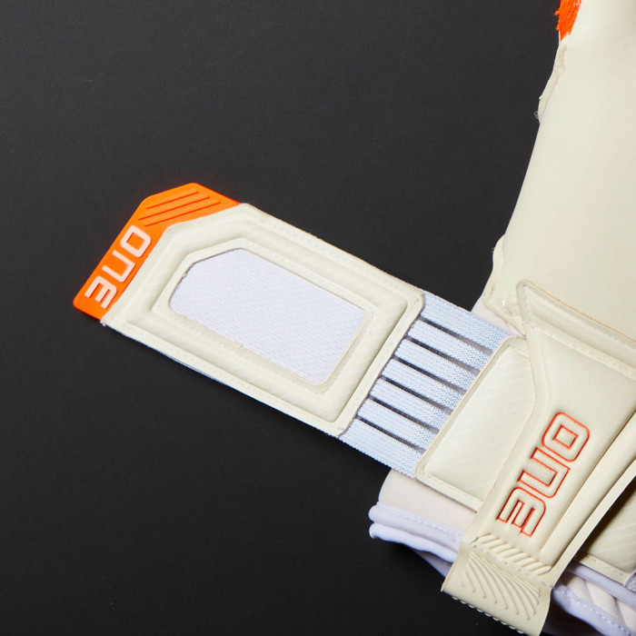 ONE APEX Pro Ignite Goalkeeper Gloves White/Orange