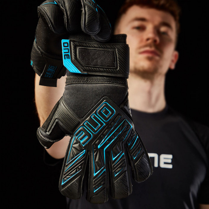 ONE APEX Surge Goalkeeper Gloves Black/Blue