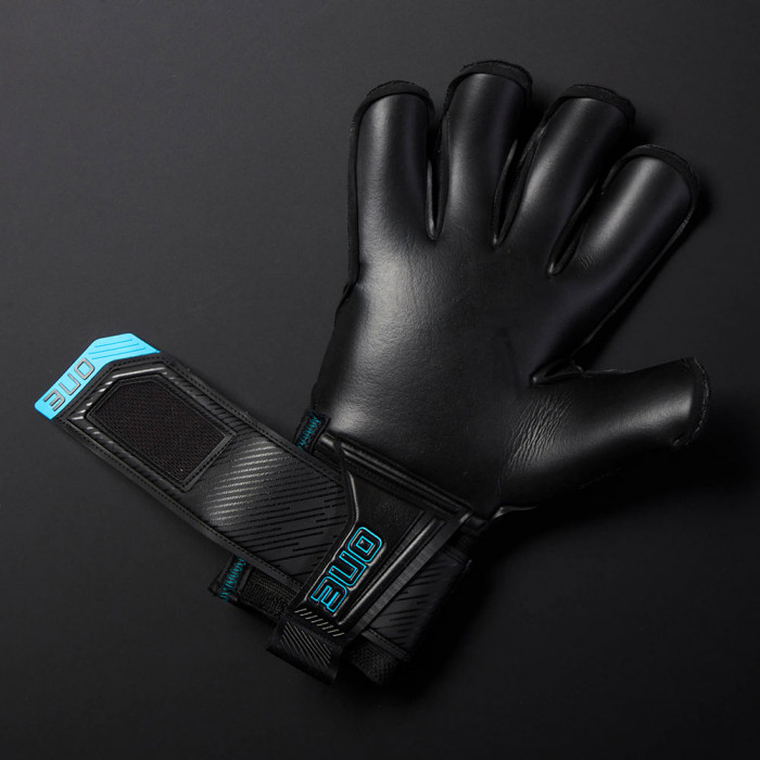 ONE APEX Surge Goalkeeper Gloves Black/Blue