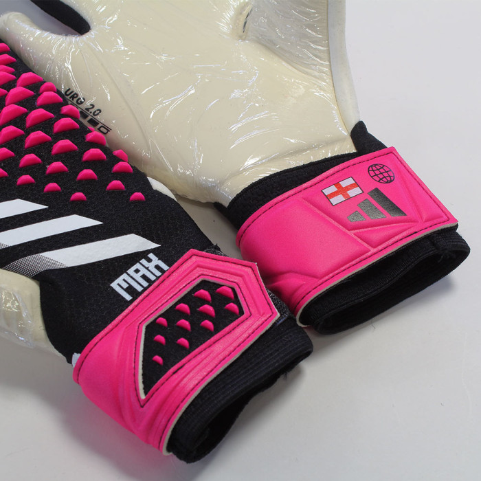 adidas Predator Accuracy Pro Goalkeeper Gloves Black/ Team Shock Pink