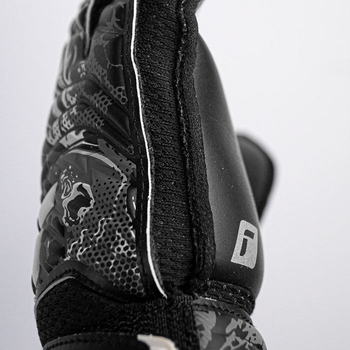 Reusch Attrakt Solid Finger Support Junior Goalkeeper Gloves Black