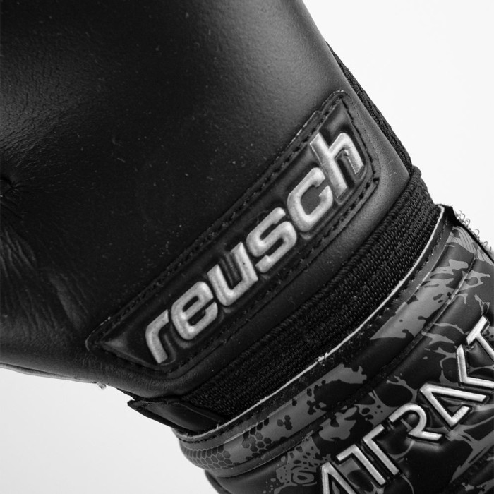 Reusch Attrakt Infinity Junior Goalkeeper Gloves Black