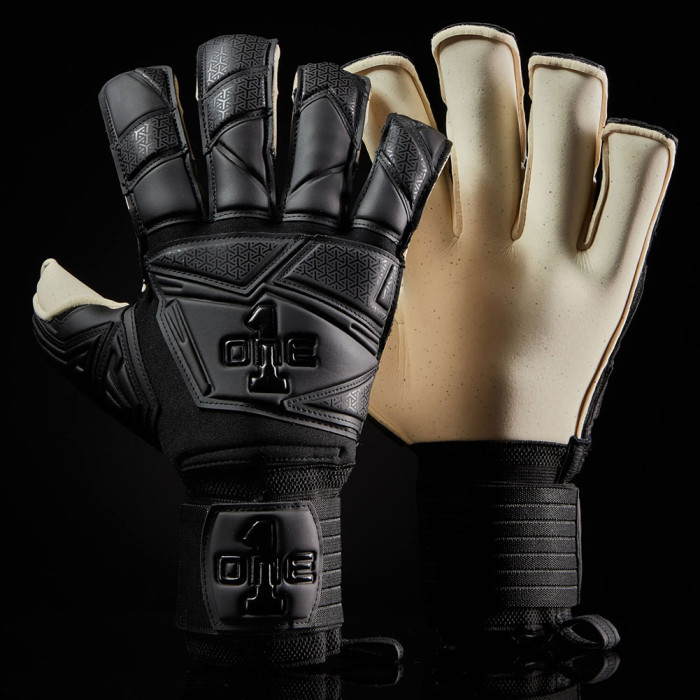 ONE Invictus Stealth + Goalkeeper Gloves Black
