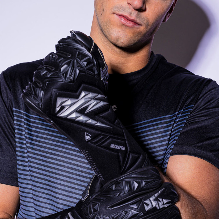  UPR3J Kaliaaer ULTRA Pro X Iconic Junior Goalkeeper Gloves Black 