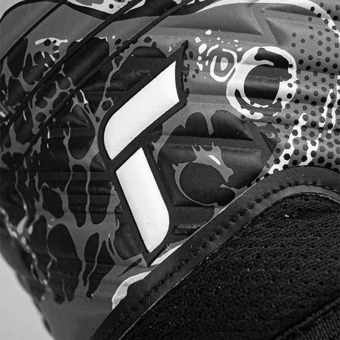 Reusch Attrakt Resist Finger Support Junior Goalkeeper Gloves Black 