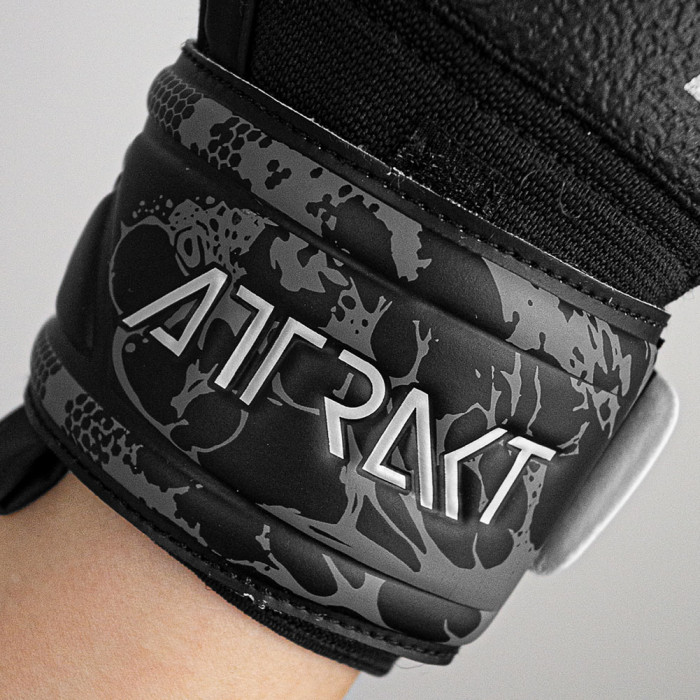 Reusch Attrakt Resist Finger Support Junior Goalkeeper Gloves Black 