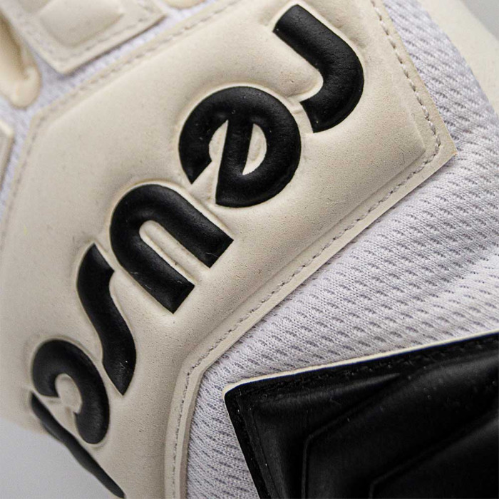 Reusch Legacy Arrow Silver Goalkeeper Gloves White