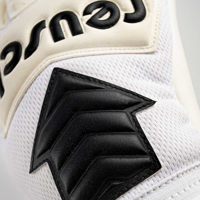 Reusch Legacy Arrow Silver Goalkeeper Gloves White