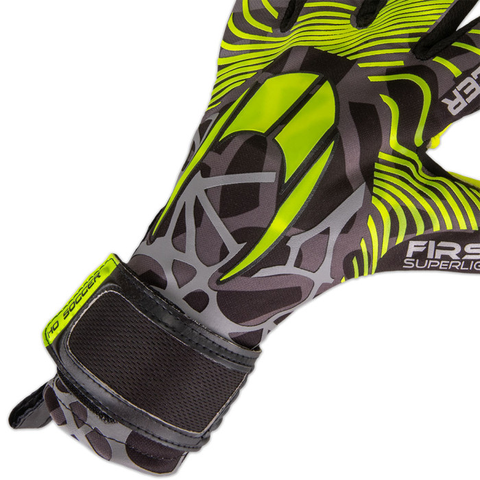  520255 HO Soccer FIRST SUPERLIGHT Negative Goalkeeper Gloves LIME 