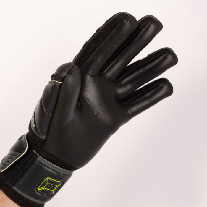 Stanno Thunder VI Negative Finger Protection Goalkeeper Gloves Black