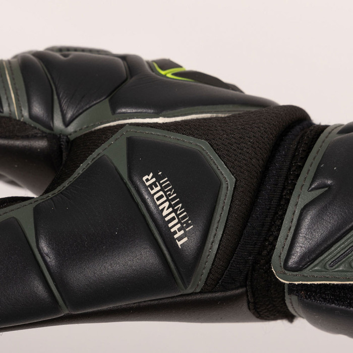 Stanno Thunder VI Negative Finger Protection Goalkeeper Gloves Black