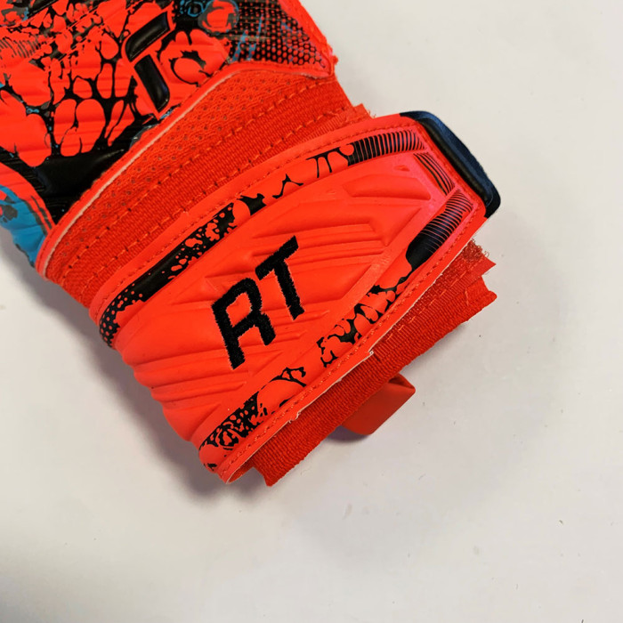 Reusch Attrakt Silver Roll Finger Junior Goalkeeper Gloves bright red
