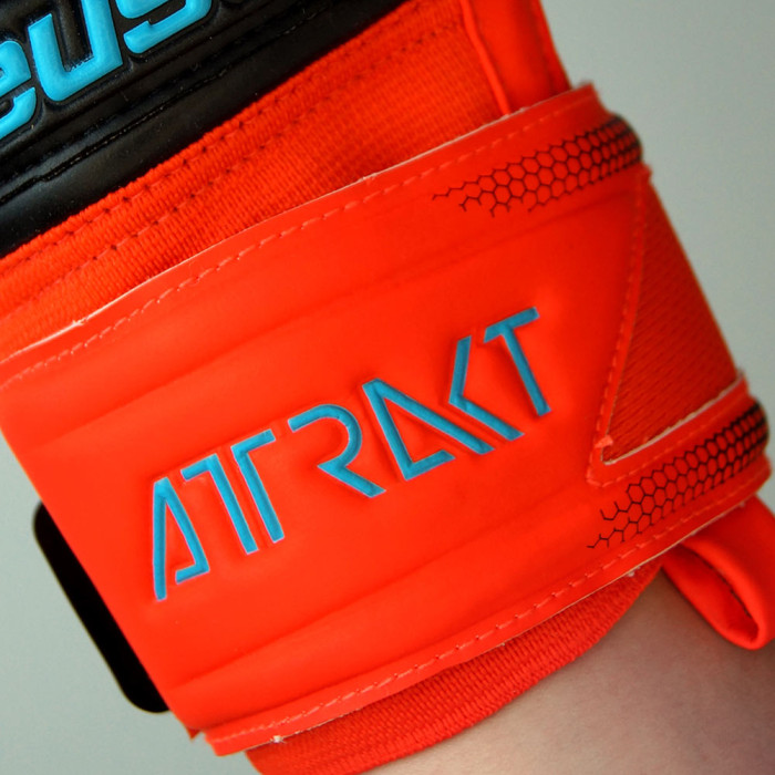 Reusch Attrakt Freegel Gold Finger Support Goalkeeper Gloves bright re