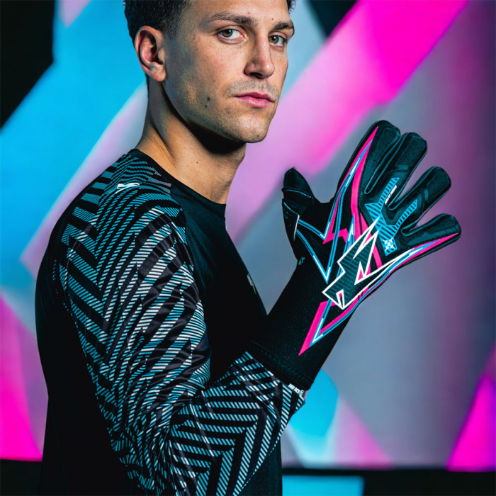  NLITE022324 Kaliaaer R:EVOLUTION NITROLITE Goalkeeper Gloves BLACK/PI