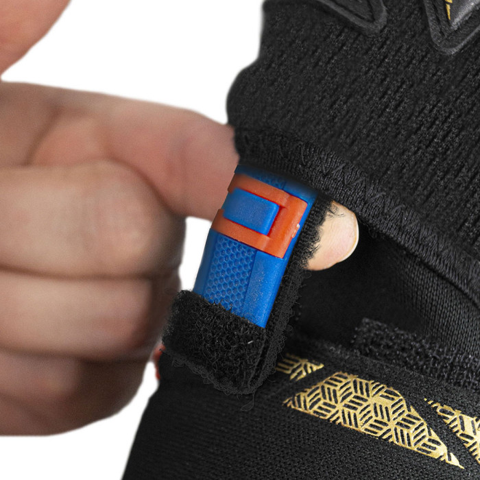 Reusch Attrakt SpeedBump Ortho-Tec Black