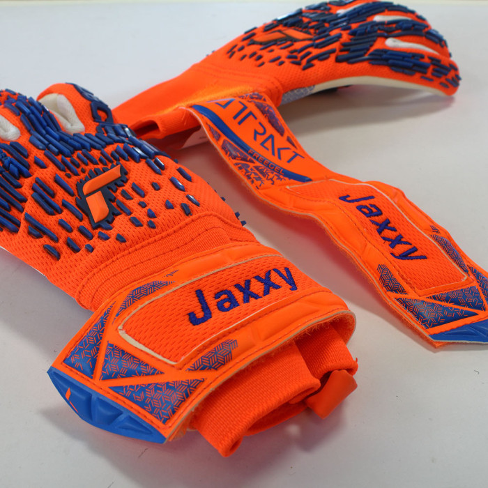 Reusch Attrakt Freegel Silver Junior Goalkeeper Gloves Orange