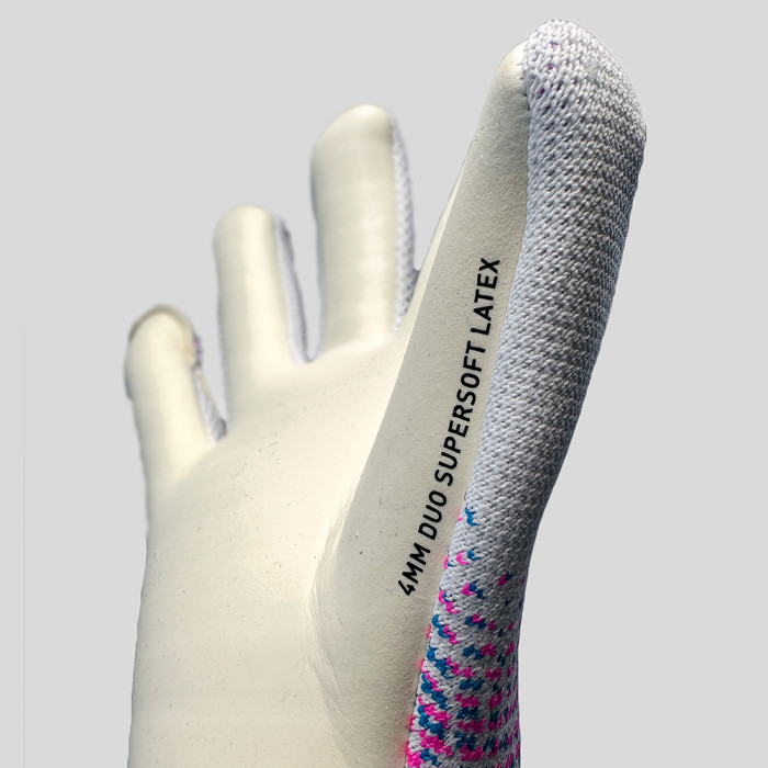 04192401 Puma FUTURE Pro Hybrid EDERSON Goalkeeper Gloves White