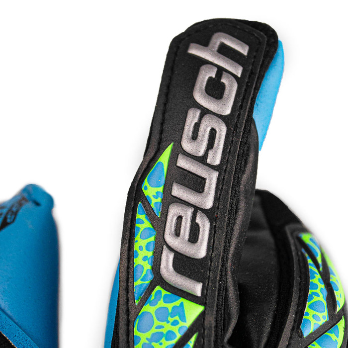  54704397410 Reusch Attrakt Aqua Goalkeeper Gloves Black/Fluo 