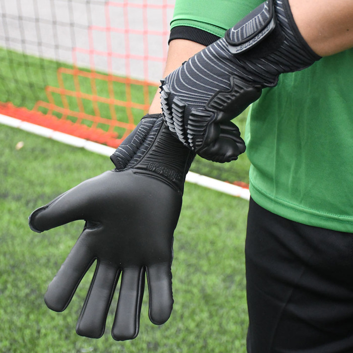 Precision GK Elite 2.0 Blackout Goalkeeper Gloves Black