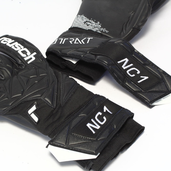  54701557700 Reusch Attrakt Gold NC Goalkeeper Gloves Black 