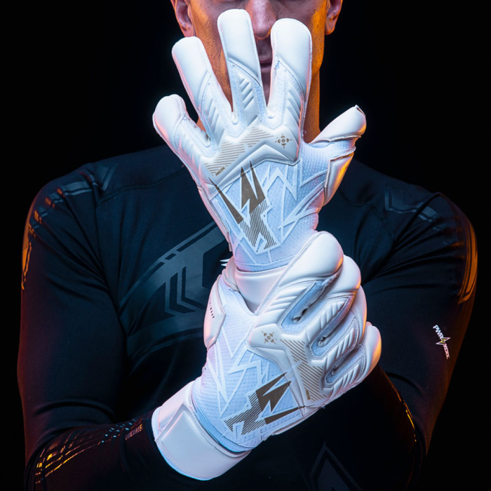 Kaliaaer Joe Hart JHPro 1.3 Junior Goalkeeper Gloves White/Gold