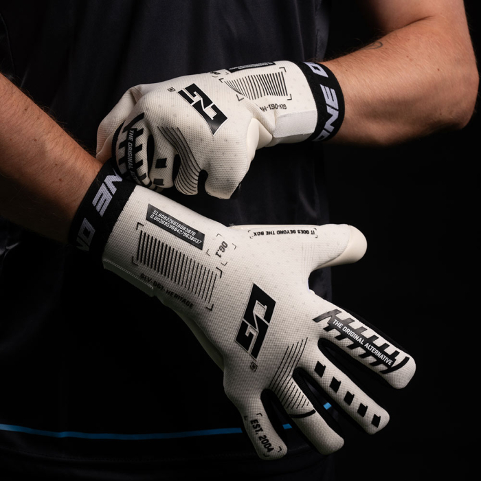 OG1-HERITAGE-NGT ONE OG1 Heritage Negative Goalkeeper Gloves White
