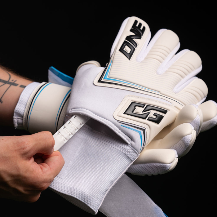 NXT-ADV-NGT ONE NXT Advance Negative Goalkeeper Gloves White