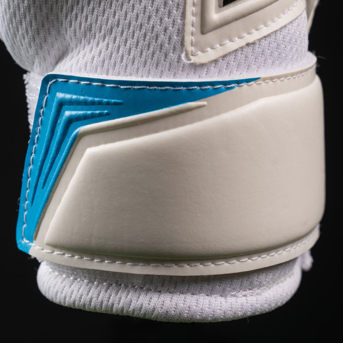 ONE NXT Origin Junior Goalkeeper Gloves White
