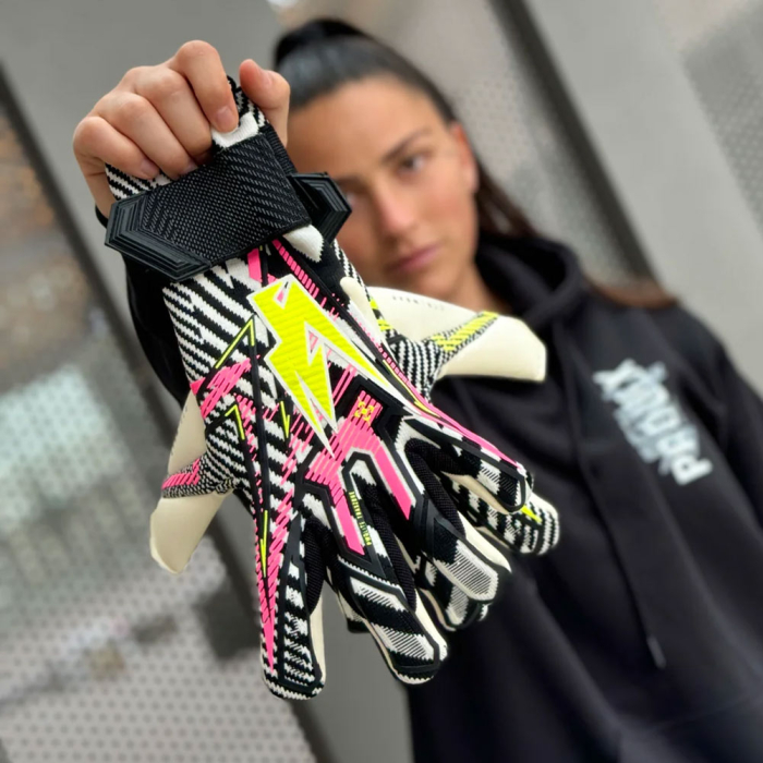 DAZZLE0124J Kaliaaer Z3RO Dazzle Junior Goalkeeper Gloves Pink | Fluo 