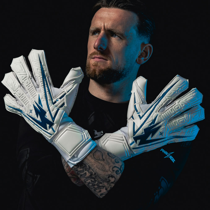 XT0124J Kaliaaer XT LTX Junior Goalkeeper Gloves White/Blue