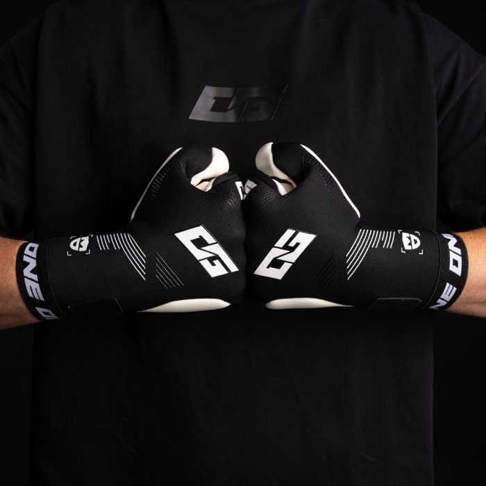 ONE OG1 Midnight MD Dubravka Goalkeeper Gloves Black/White