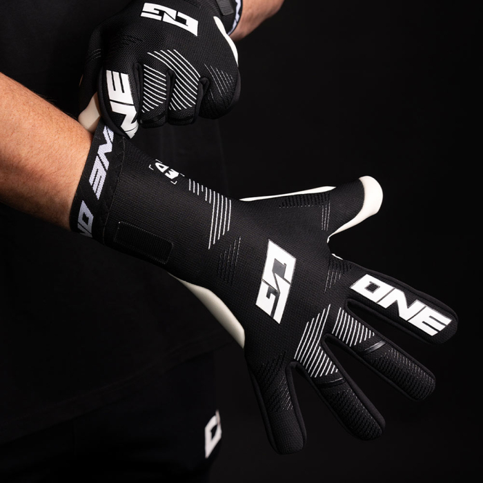 ONE OG1 Midnight MD Dubravka Goalkeeper Gloves Black/White