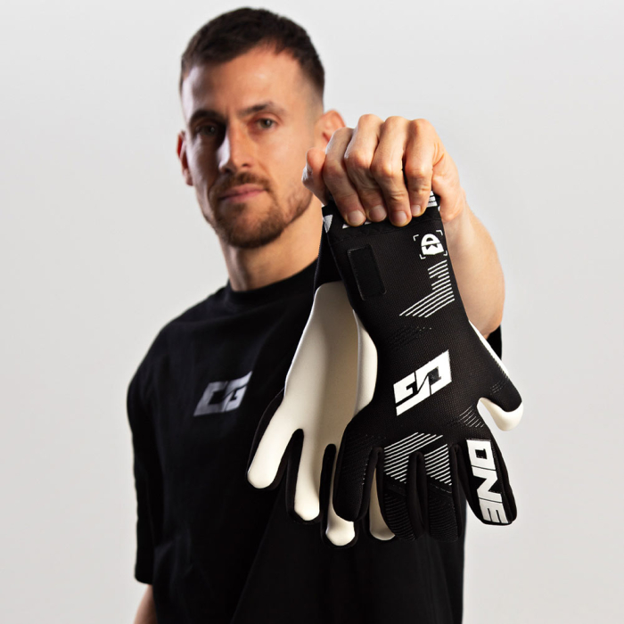 ONE OG1 Midnight MD Dubravka Goalkeeper Gloves Black/White