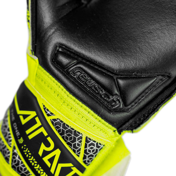 55722152025 Reusch Attrakt Silver Junior Goalkeeper Gloves Safety Yell