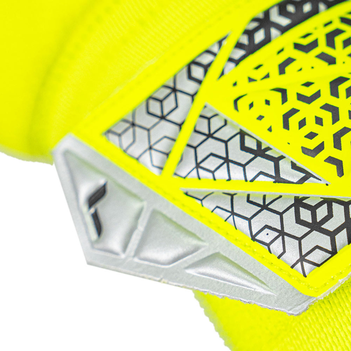 55725142014 Reusch Attrakt Starter Solid Junior Goalkeeper Gloves Safe
