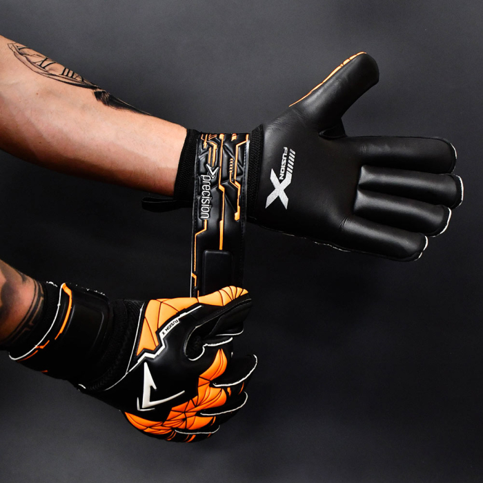 Precision Fusion X Roll Finger Protect Junior Goalkeeper Gloves black/