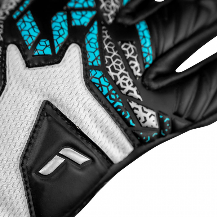 55721551125 Reusch Attrakt Gold NC Junior Goalkeeper Gloves white/blac